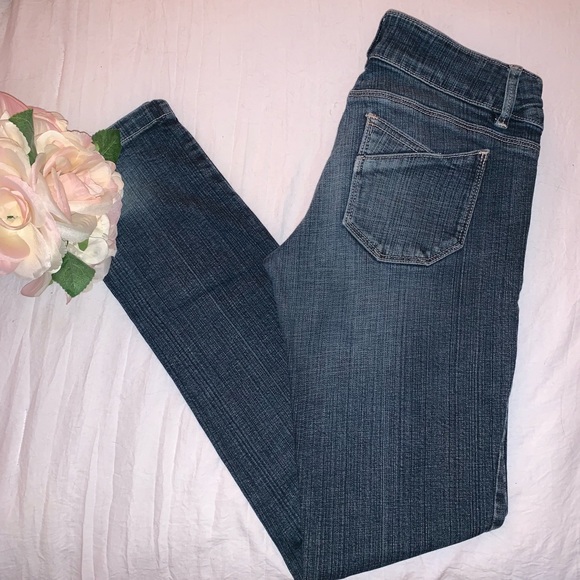 ❗️SOLD❗️ Twentyone Skinny Jeans - Picture 5 of 5